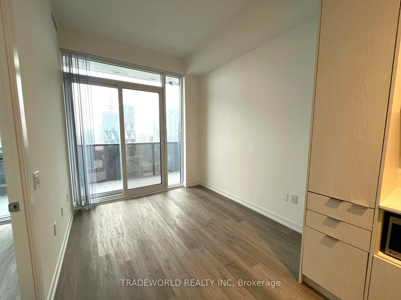 Photo 2 of Unit 6112, 55 Cooper Street, Toronto, Waterfront Communities — HOMEH