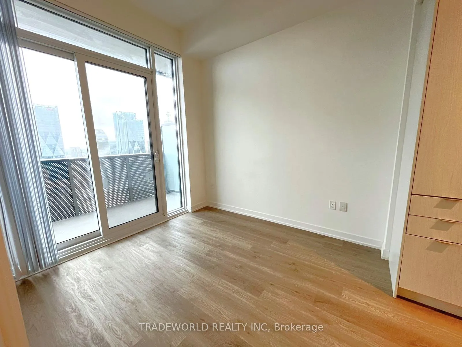 Photo 3 of Unit 6112, 55 Cooper Street, Toronto, Waterfront Communities — HOMEH