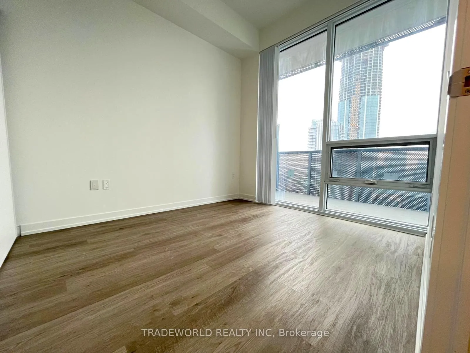 Photo 6 of Unit 6112, 55 Cooper Street, Toronto, Waterfront Communities — HOMEH