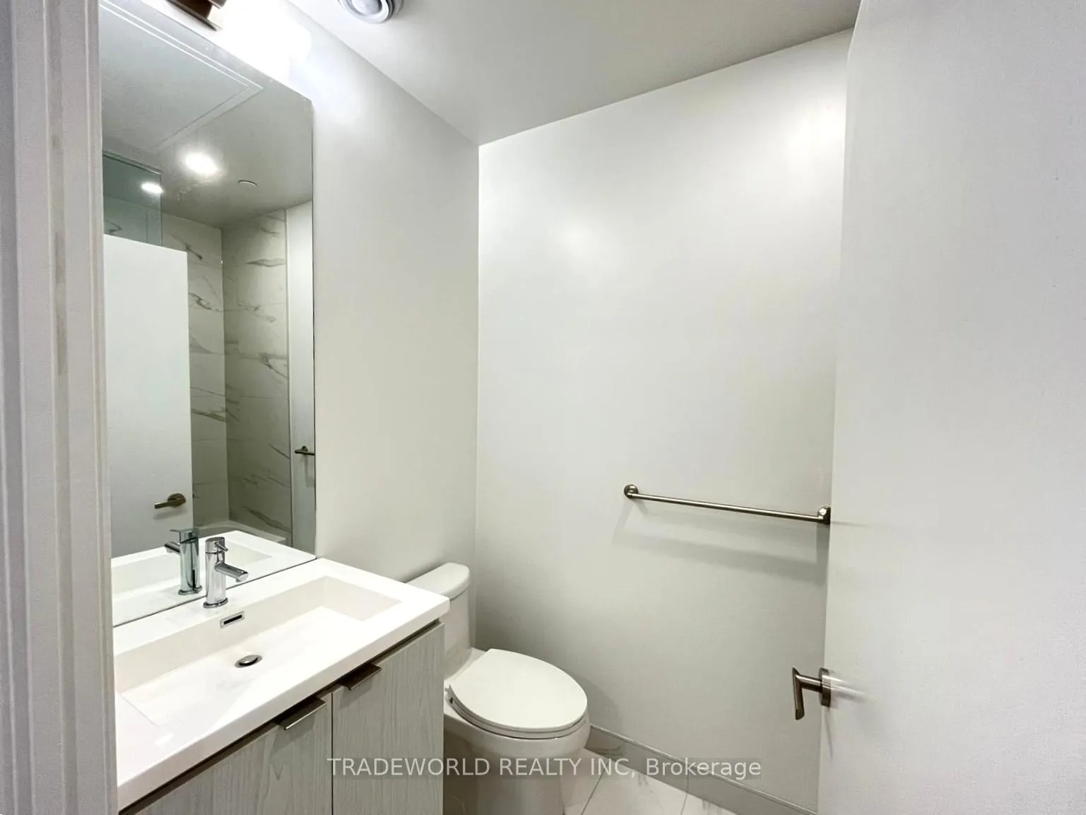 Photo 8 of Unit 6112, 55 Cooper Street, Toronto, Waterfront Communities — HOMEH