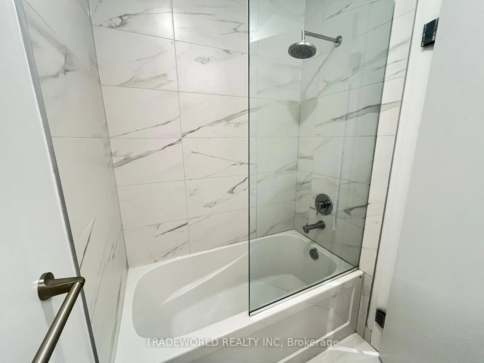 Photo 9 of Unit 6112, 55 Cooper Street, Toronto, Waterfront Communities — HOMEH