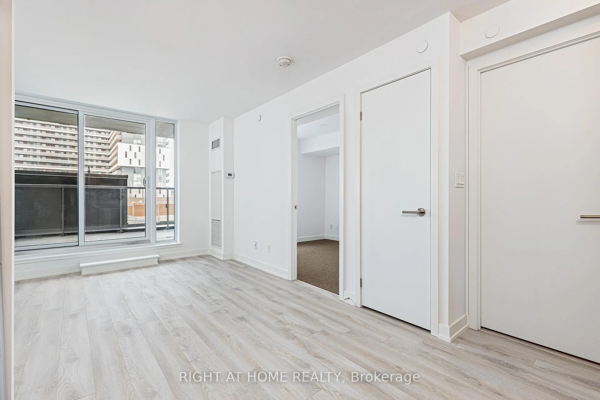 Photo 5 of Unit 325, 120 Varna Drive, Toronto, Englemount-Lawrence — HOMEH