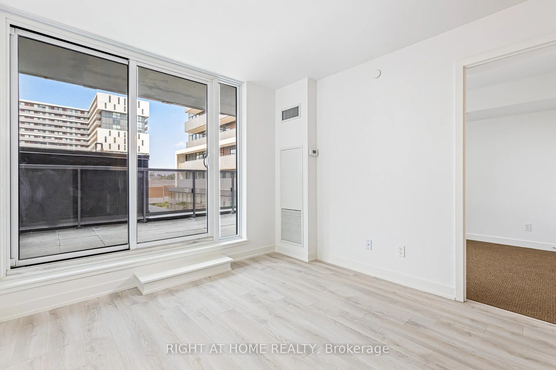 Photo 6 of Unit 325, 120 Varna Drive, Toronto, Englemount-Lawrence — HOMEH