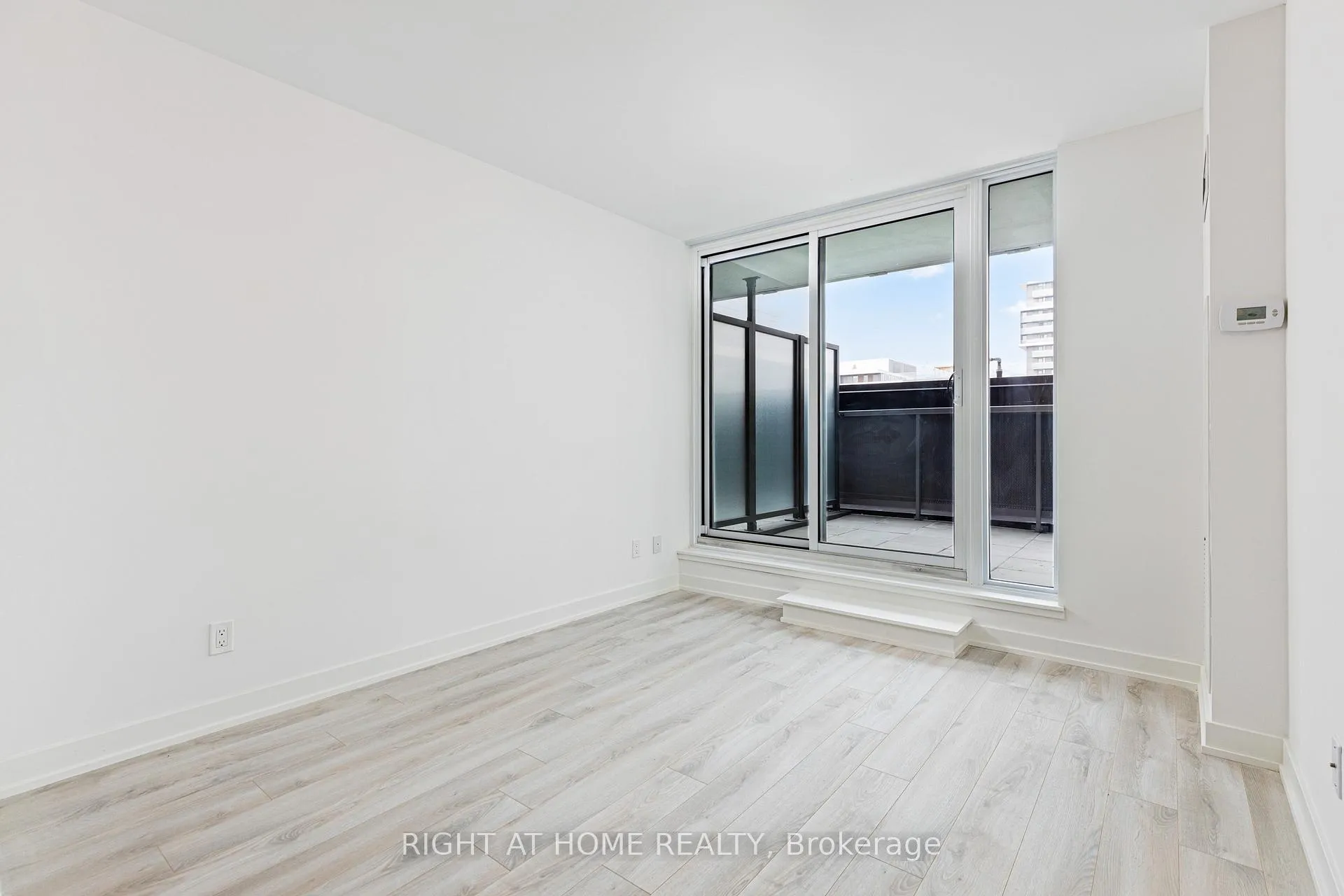 Photo 7 of Unit 325, 120 Varna Drive, Toronto, Englemount-Lawrence — HOMEH