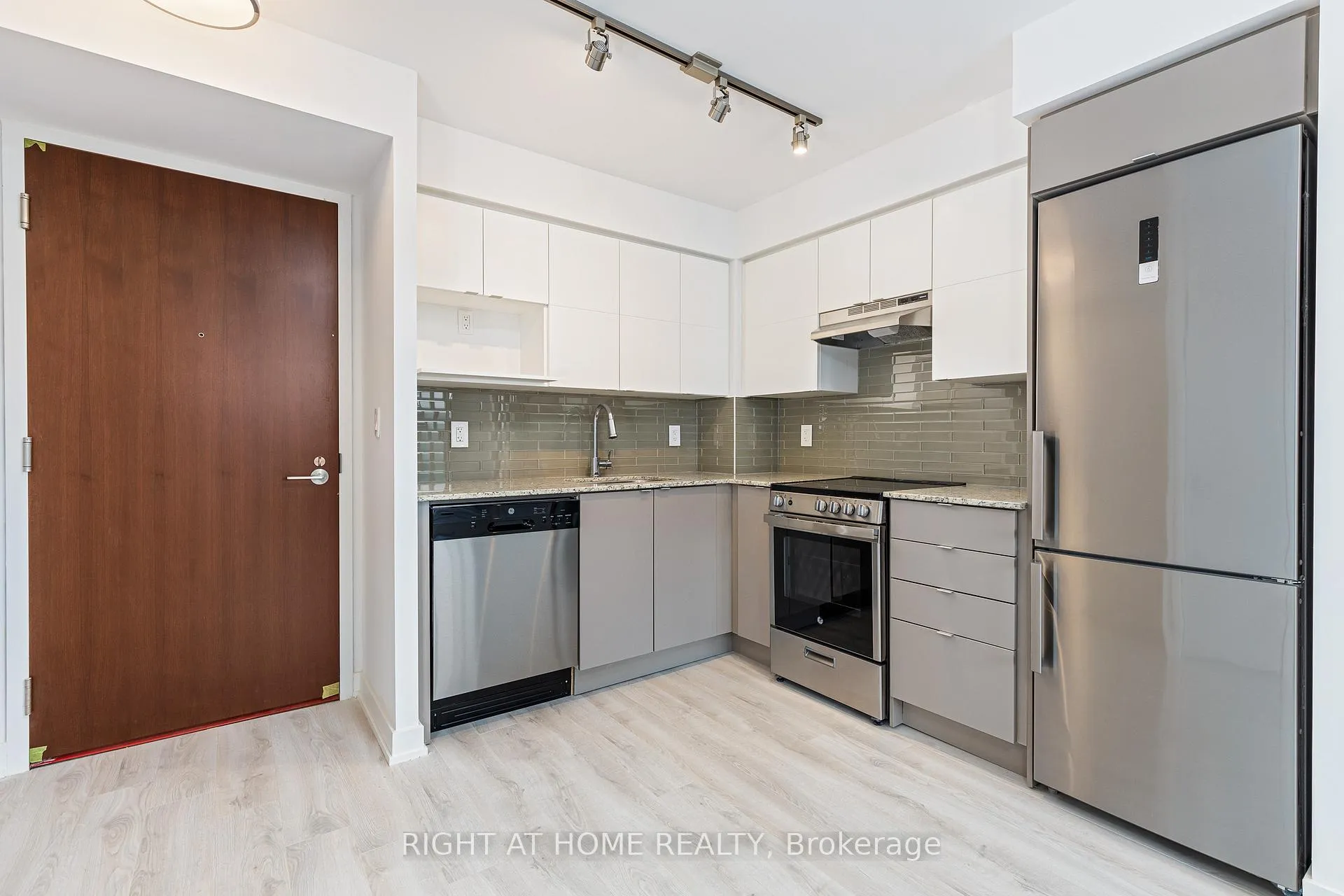 Photo 11 of Unit 325, 120 Varna Drive, Toronto, Englemount-Lawrence — HOMEH