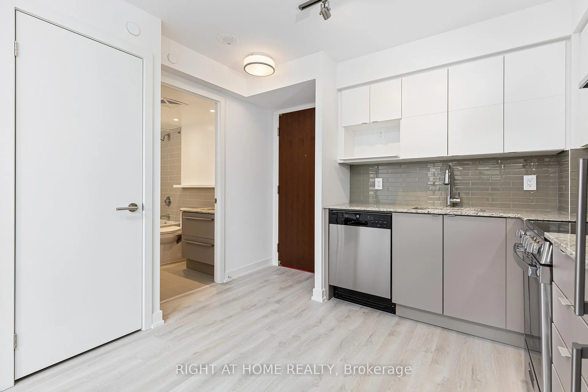 Photo 14 of Unit 325, 120 Varna Drive, Toronto, Englemount-Lawrence — HOMEH