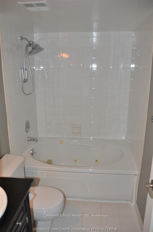 Photo 10 of Unit 1501, 75 Riverside Drive E, Windsor — HOMEH