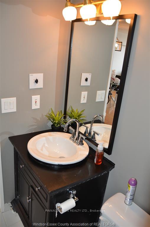 Photo 11 of Unit 1501, 75 Riverside Drive E, Windsor — HOMEH