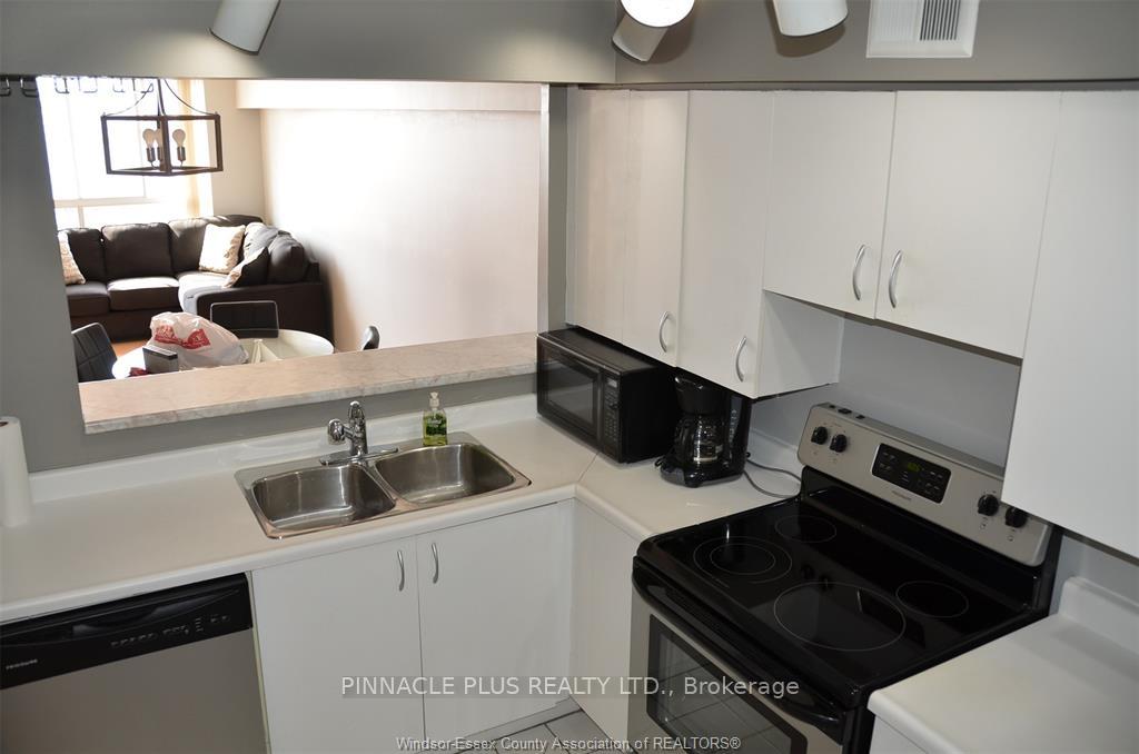 Photo 15 of Unit 1501, 75 Riverside Drive E, Windsor — HOMEH