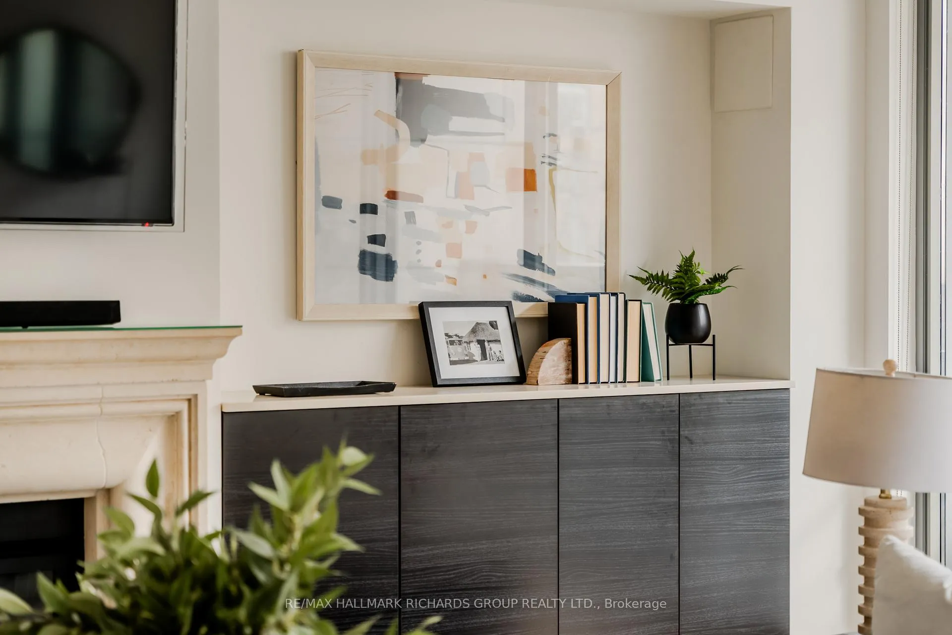 Photo 9 of Unit 202, 1 Rainsford Road, Toronto, The Beaches — HOMEH