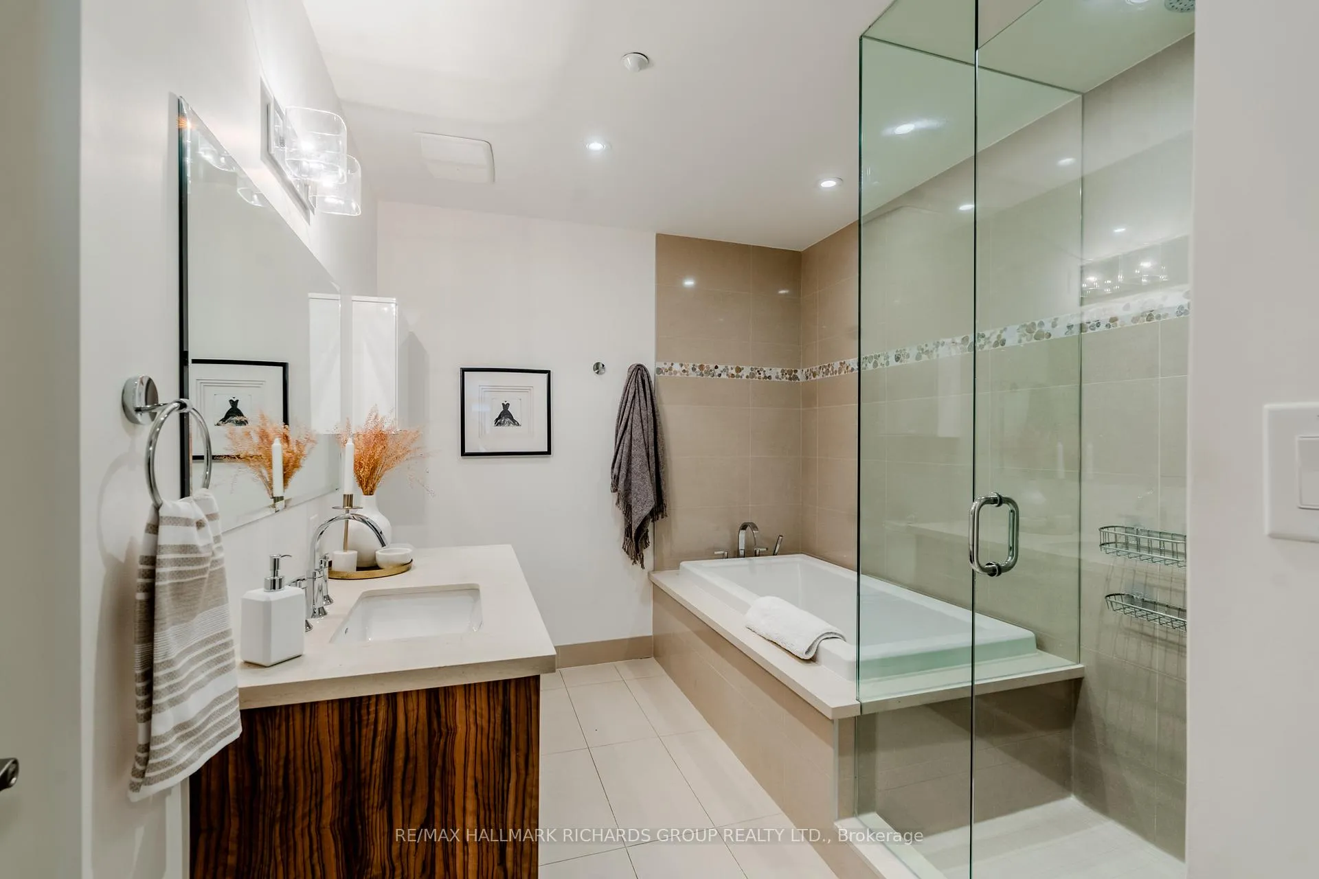 Photo 14 of Unit 202, 1 Rainsford Road, Toronto, The Beaches — HOMEH