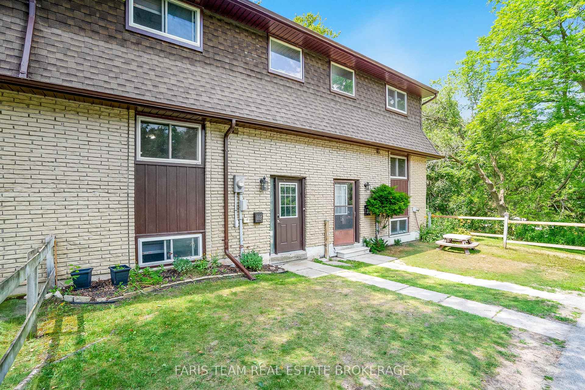 Photo 1 of Unit 19, 233 Innisfil Street, Barrie, Allandale Centre — HOMEH