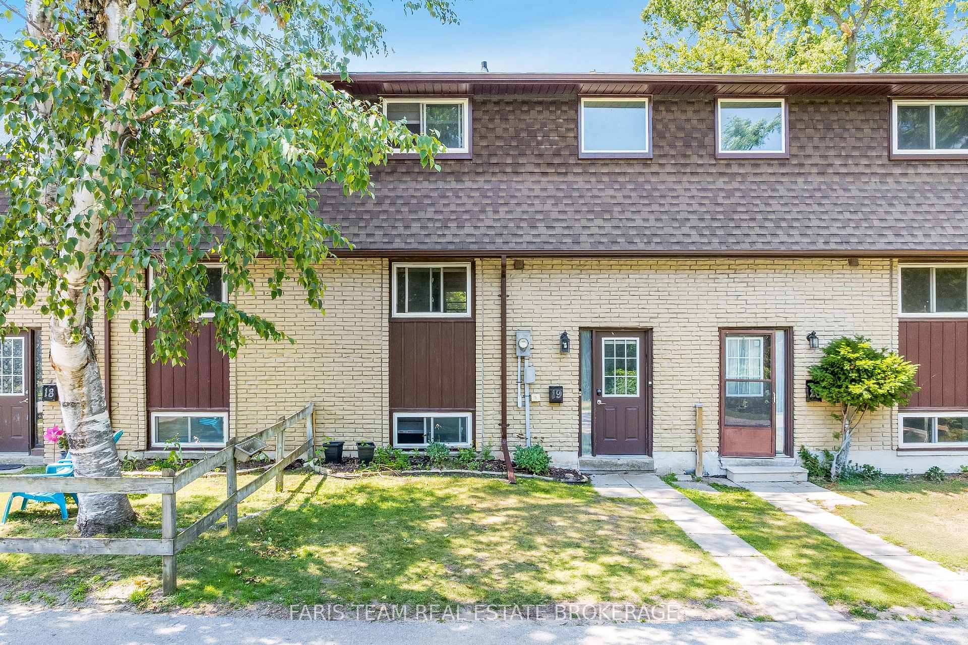 Photo 2 of Unit 19, 233 Innisfil Street, Barrie, Allandale Centre — HOMEH