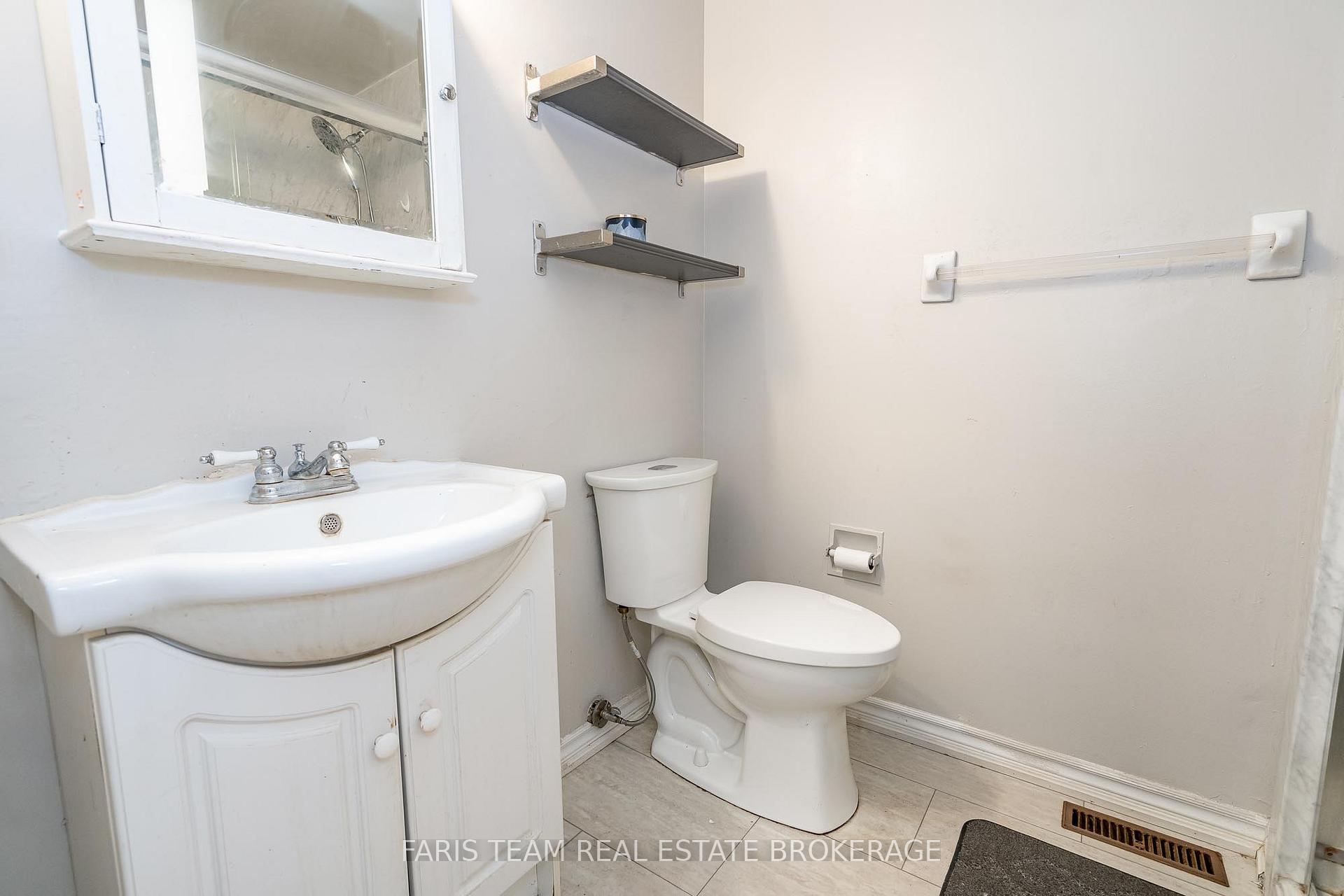 Photo 17 of Unit 19, 233 Innisfil Street, Barrie, Allandale Centre — HOMEH