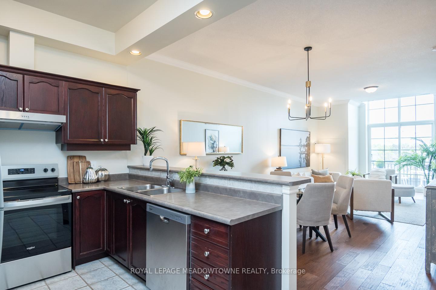 Photo 11 of Unit 318, 262 Dundas Street E, Hamilton, Waterdown — HOMEH
