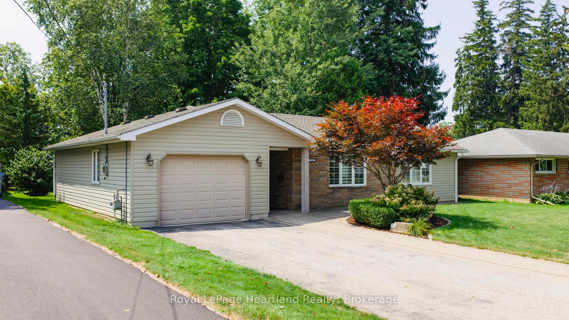 Photo 3 of 218 Princess Street E, Central Huron, Clinton — HOMEH