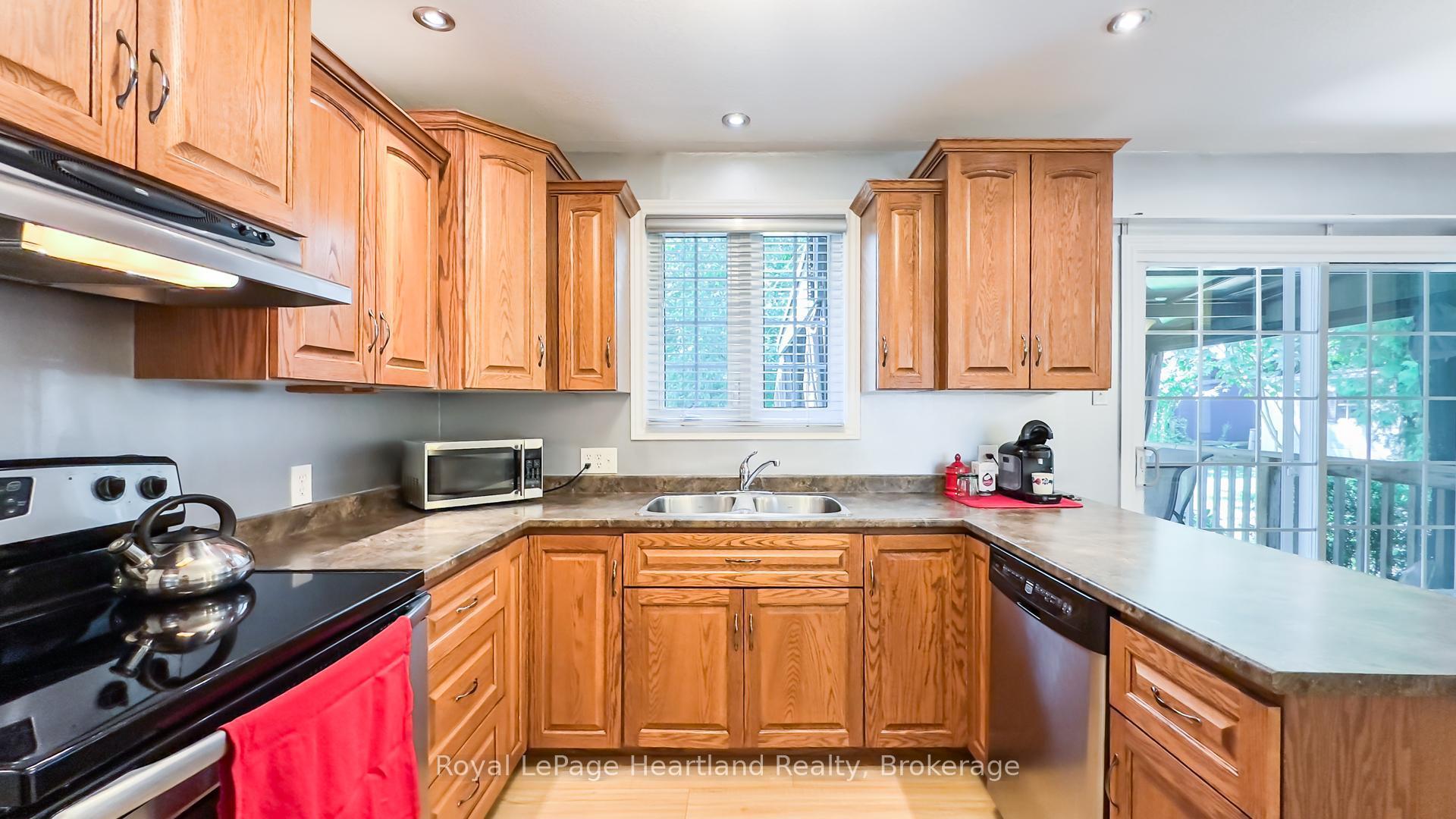 Photo 17 of 218 Princess Street E, Central Huron, Clinton — HOMEH