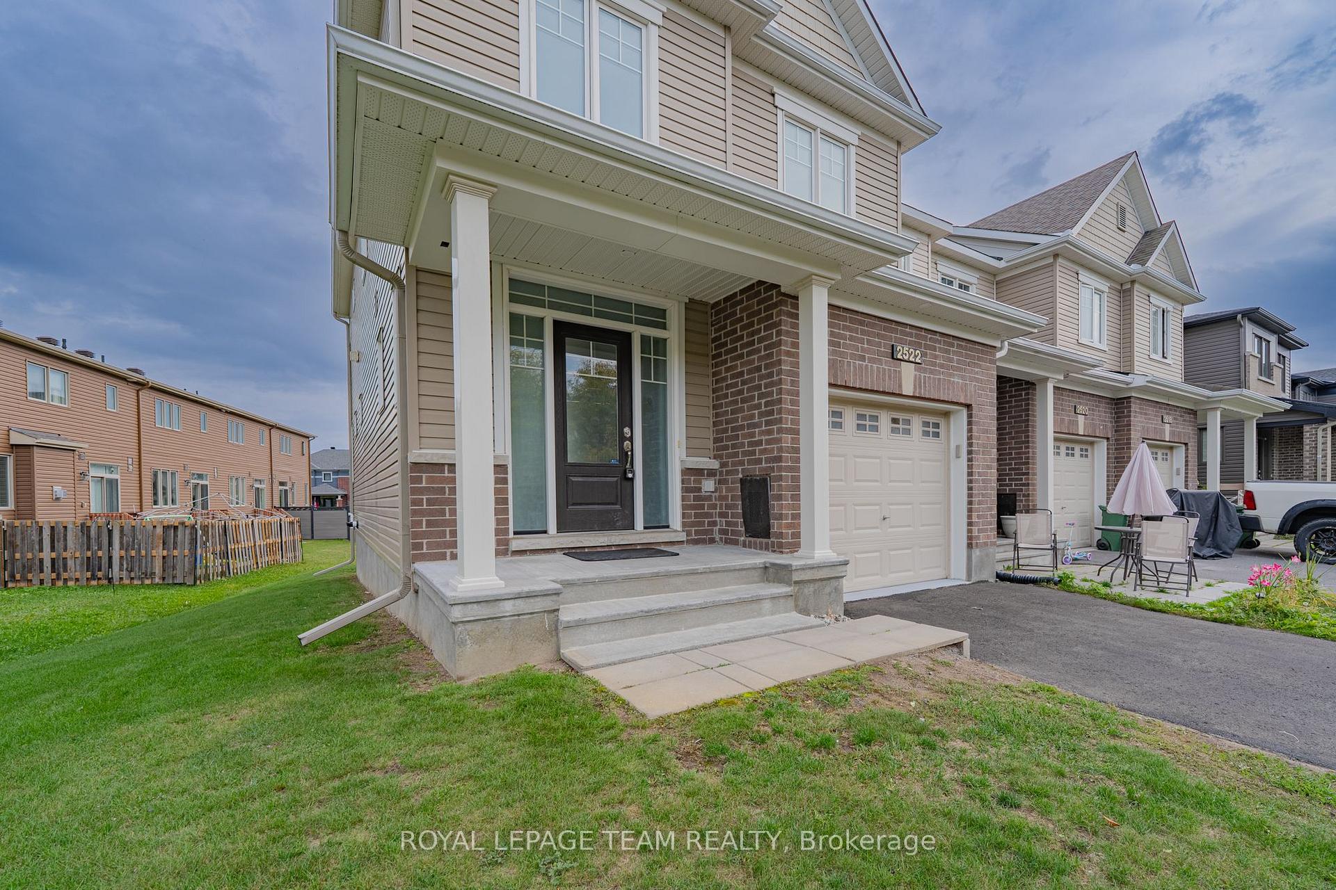 Photo 5 of 2522 Waterlilly Way, Ottawa, Barrhaven - Heritage Park — HOMEH
