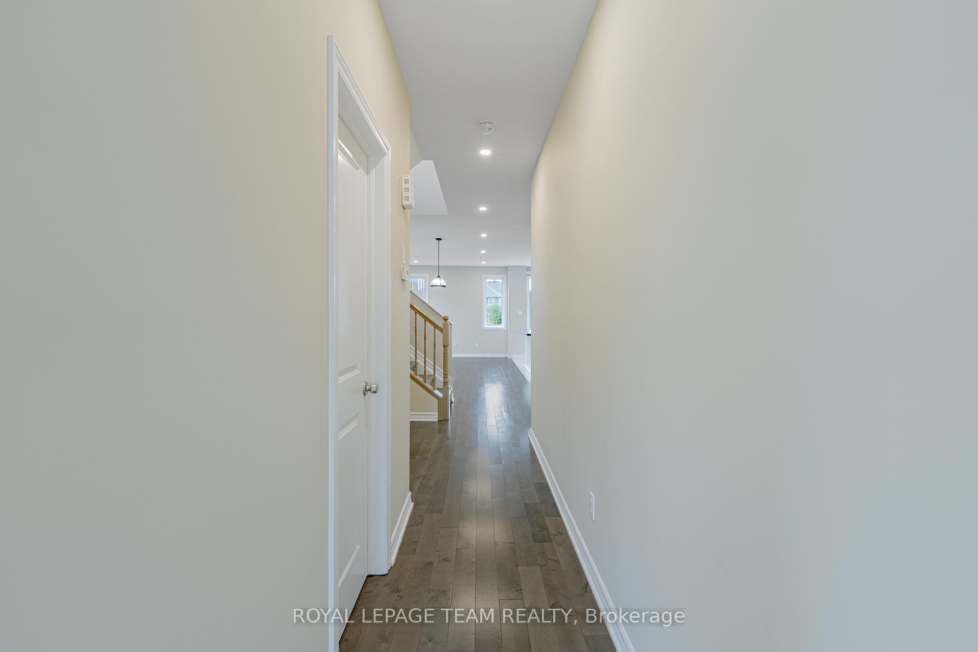 Photo 8 of 2522 Waterlilly Way, Ottawa, Barrhaven - Heritage Park — HOMEH
