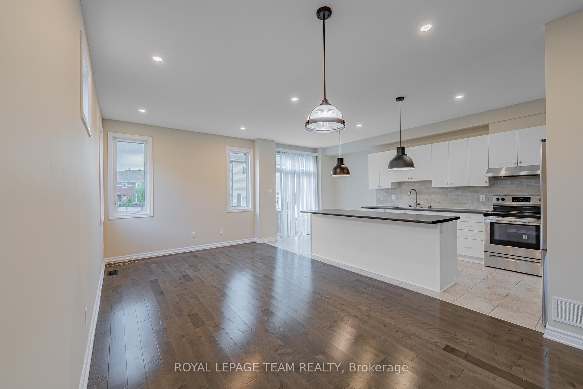 Photo 12 of 2522 Waterlilly Way, Ottawa, Barrhaven - Heritage Park — HOMEH