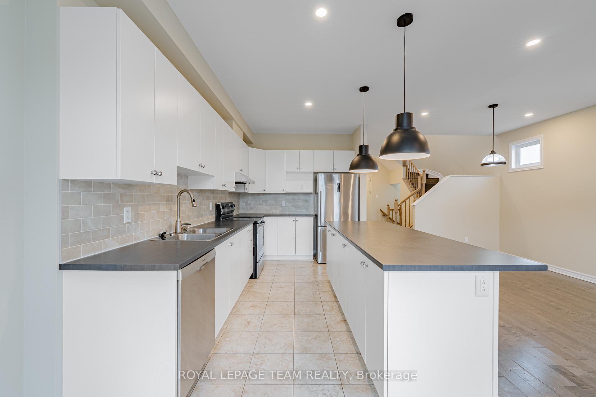 Photo 16 of 2522 Waterlilly Way, Ottawa, Barrhaven - Heritage Park — HOMEH
