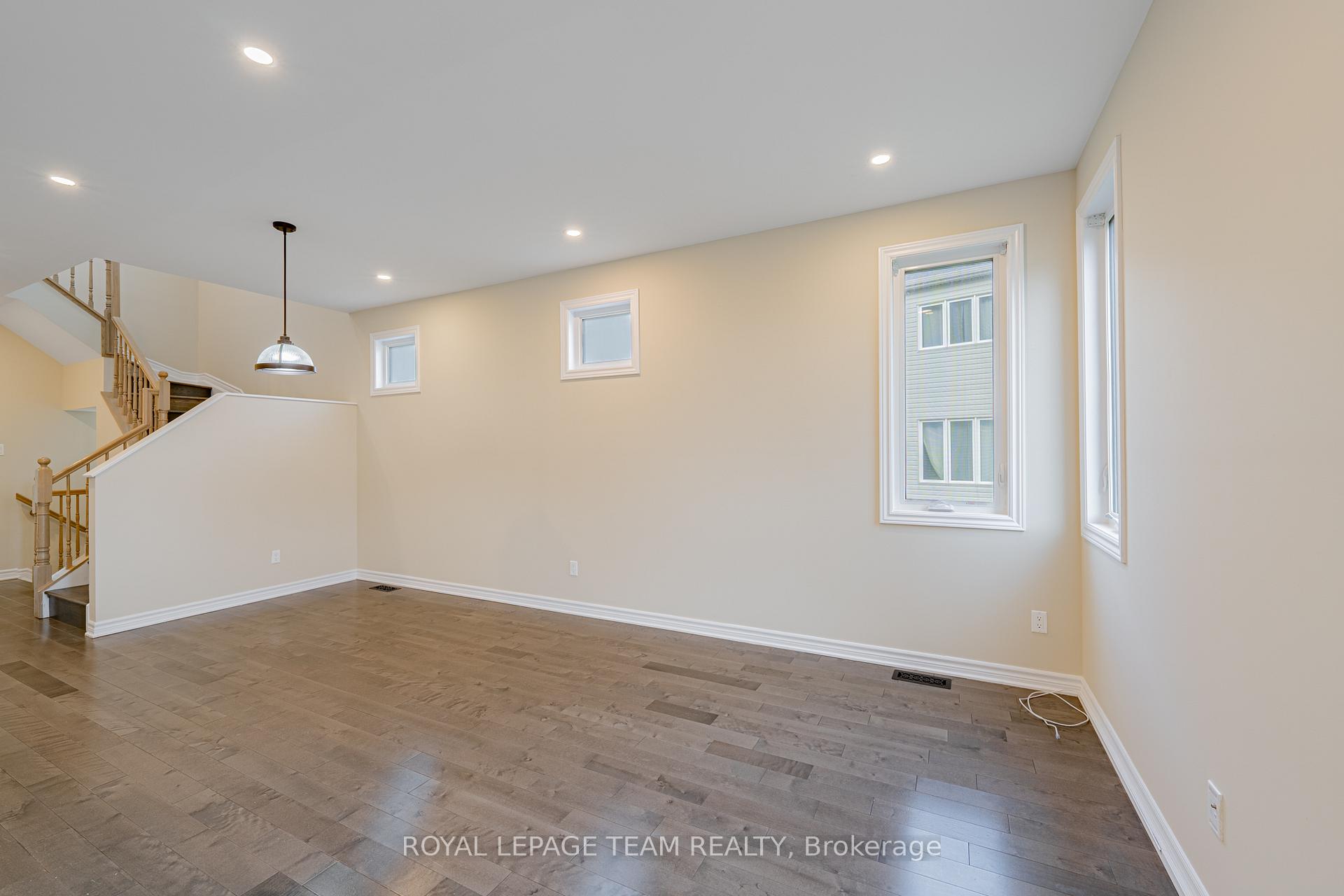Photo 17 of 2522 Waterlilly Way, Ottawa, Barrhaven - Heritage Park — HOMEH