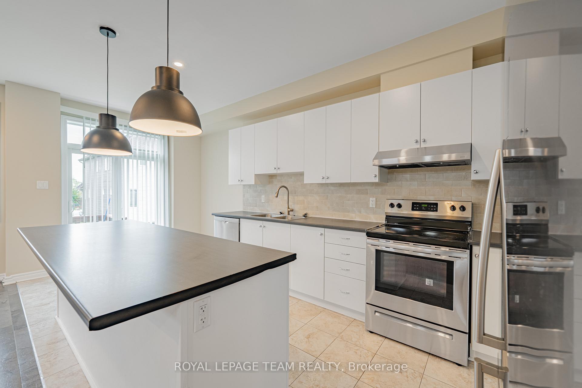 Photo 20 of 2522 Waterlilly Way, Ottawa, Barrhaven - Heritage Park — HOMEH