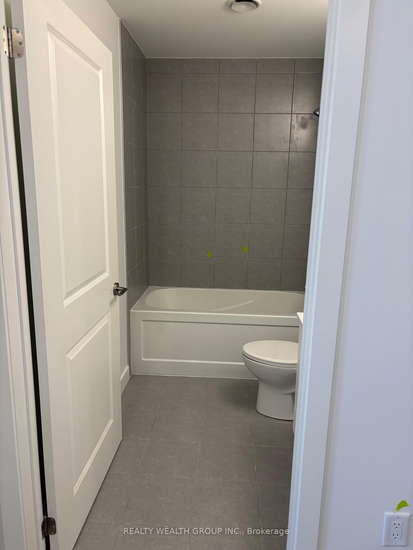Photo 9 of Unit 504, 461 Green Road, Hamilton, Lakeshore — HOMEH
