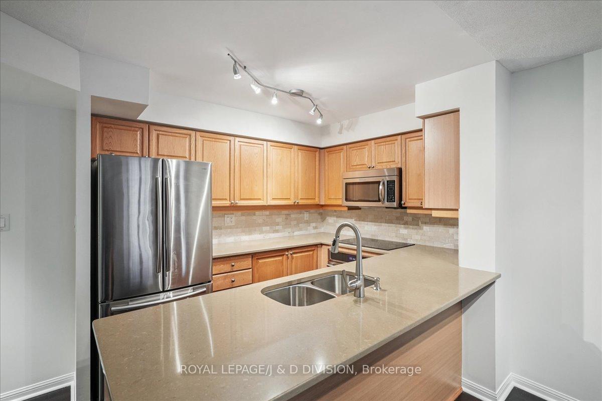 Photo 6 of Unit 501, 188 Redpath Avenue, Toronto, Mount Pleasant West — HOMEH