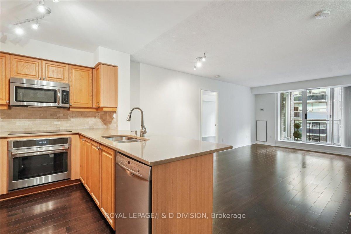 Photo 7 of Unit 501, 188 Redpath Avenue, Toronto, Mount Pleasant West — HOMEH