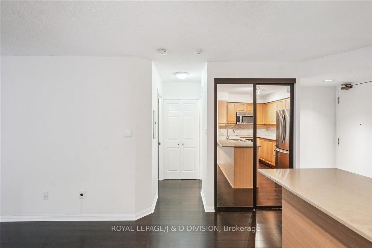 Photo 10 of Unit 501, 188 Redpath Avenue, Toronto, Mount Pleasant West — HOMEH