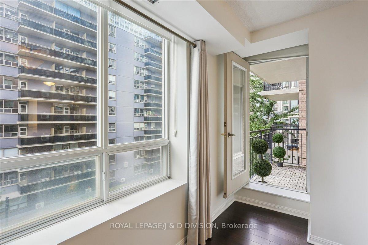Photo 11 of Unit 501, 188 Redpath Avenue, Toronto, Mount Pleasant West — HOMEH