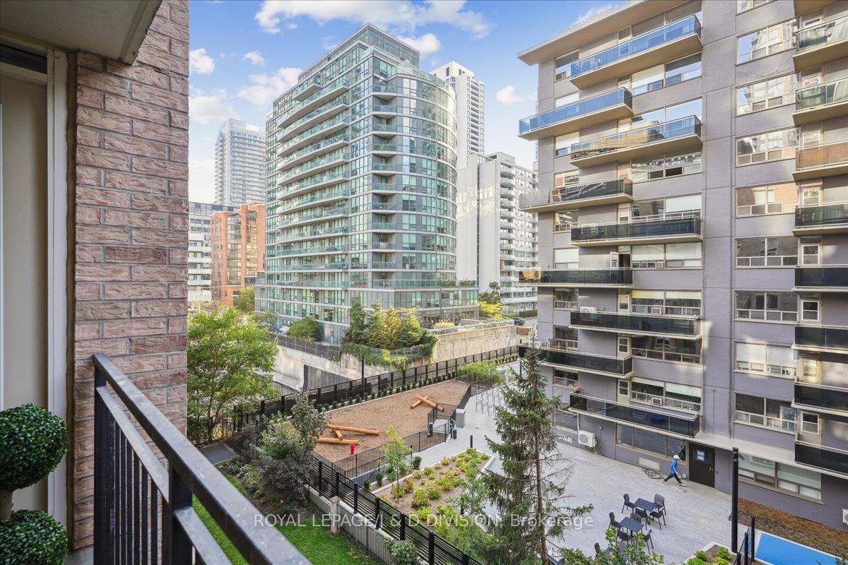 Photo 13 of Unit 501, 188 Redpath Avenue, Toronto, Mount Pleasant West — HOMEH