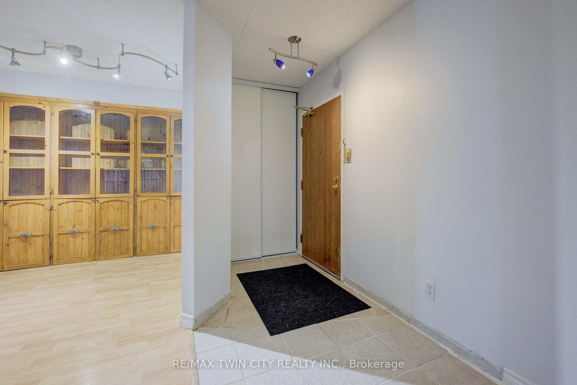 Photo 3 of Unit 25, 3085 Kingsway Drive, Kitchener, Vanier - Kitchener — HOMEH