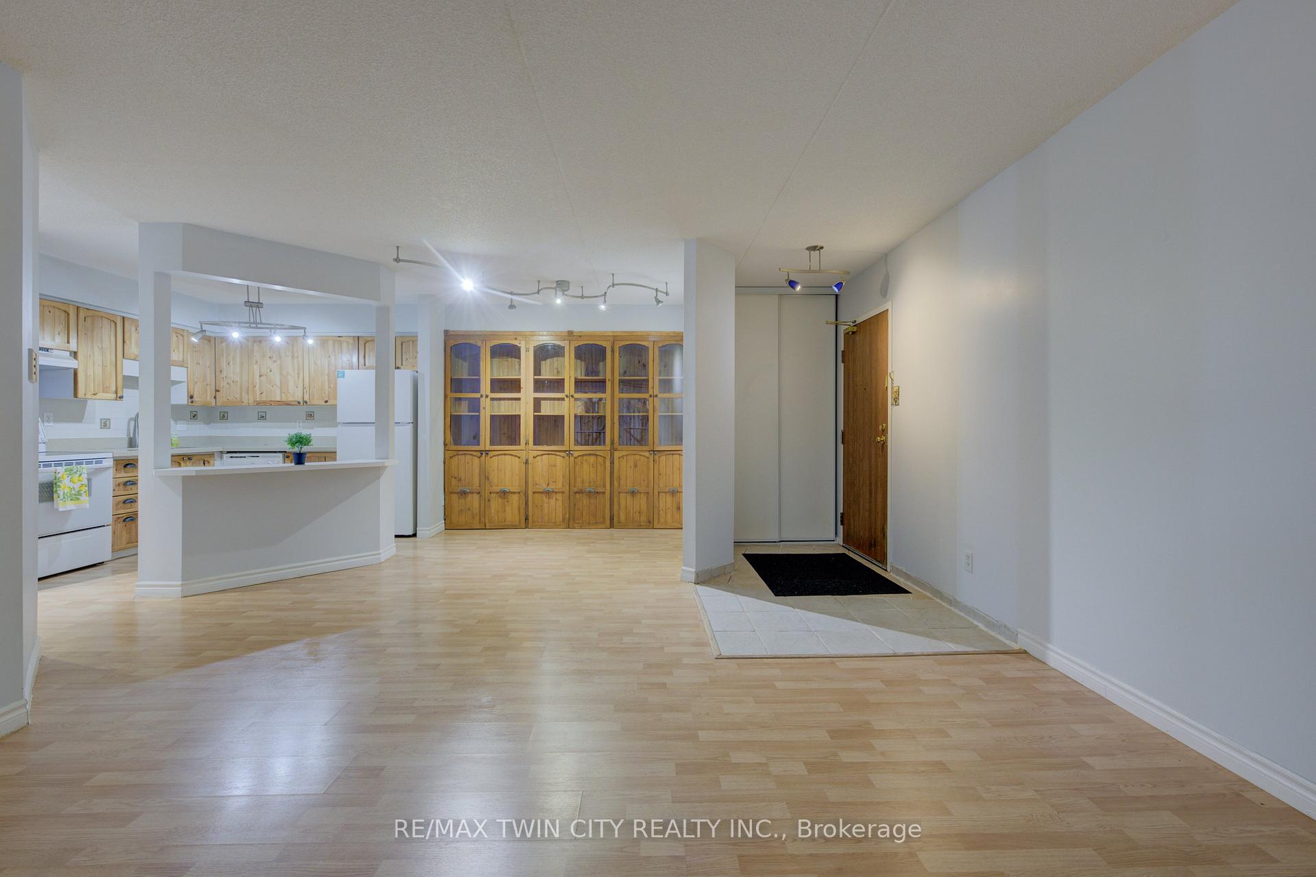 Photo 4 of Unit 25, 3085 Kingsway Drive, Kitchener, Vanier - Kitchener — HOMEH