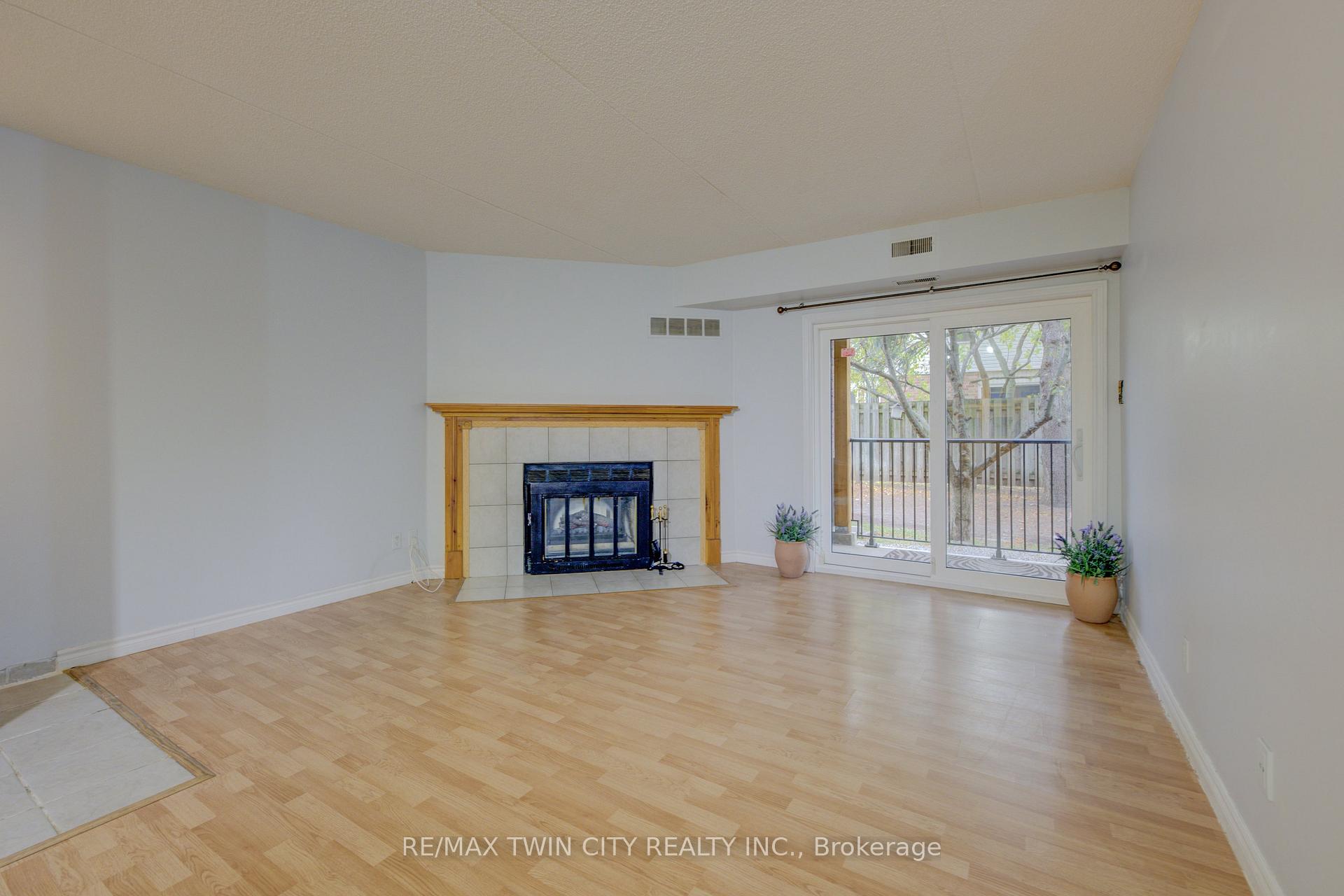 Photo 6 of Unit 25, 3085 Kingsway Drive, Kitchener, Vanier - Kitchener — HOMEH