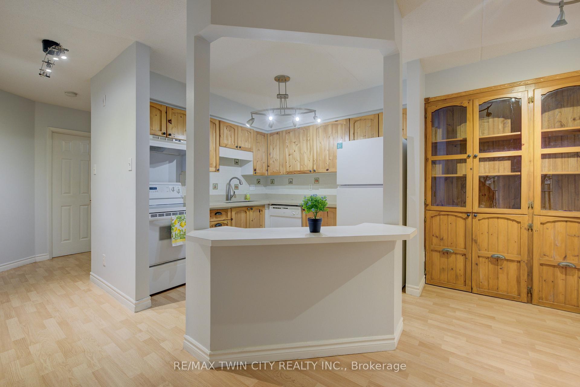 Photo 7 of Unit 25, 3085 Kingsway Drive, Kitchener, Vanier - Kitchener — HOMEH