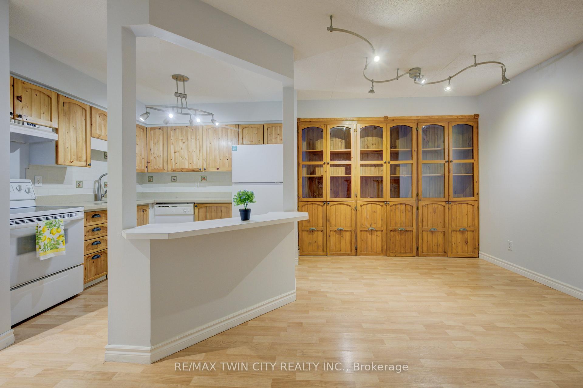 Photo 8 of Unit 25, 3085 Kingsway Drive, Kitchener, Vanier - Kitchener — HOMEH