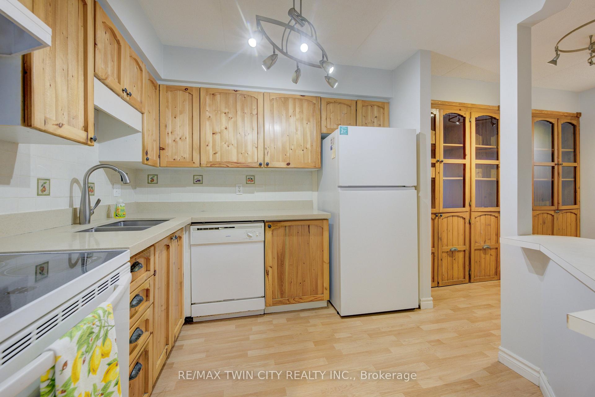 Photo 9 of Unit 25, 3085 Kingsway Drive, Kitchener, Vanier - Kitchener — HOMEH
