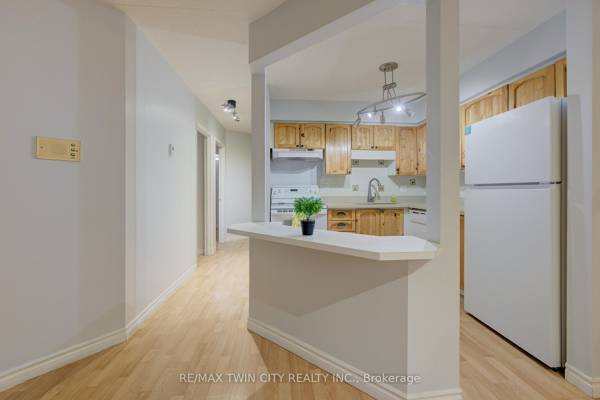Photo 12 of Unit 25, 3085 Kingsway Drive, Kitchener, Vanier - Kitchener — HOMEH