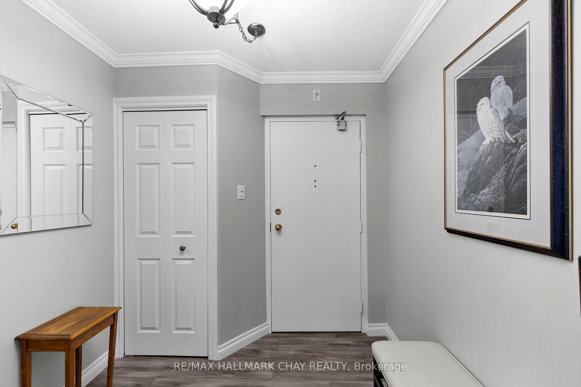 Photo 3 of Unit 1107, 181 Collier Street, Barrie, North Shore — HOMEH