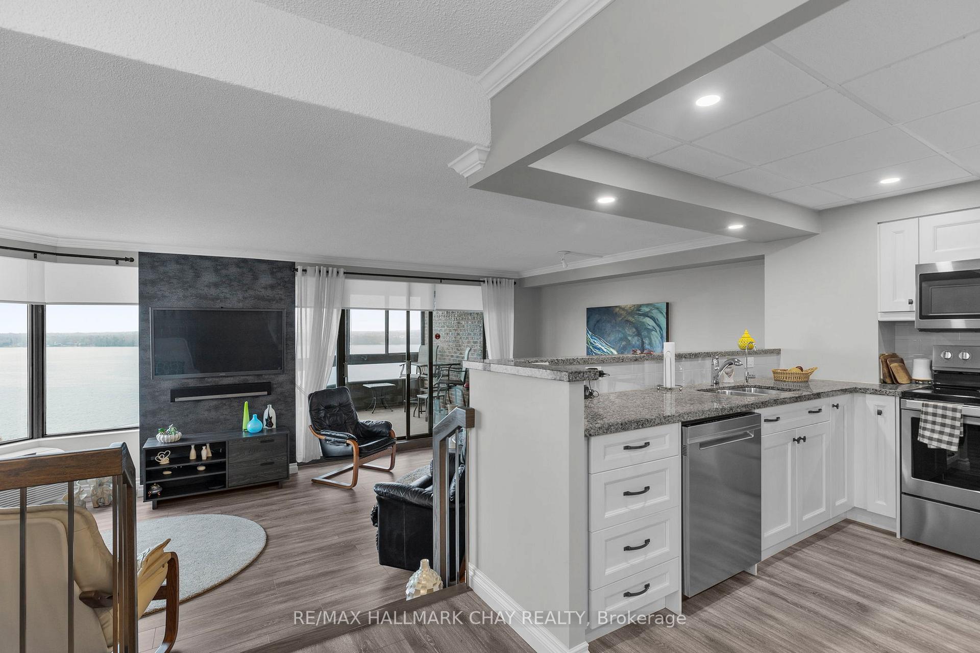 Photo 7 of Unit 1107, 181 Collier Street, Barrie, North Shore — HOMEH