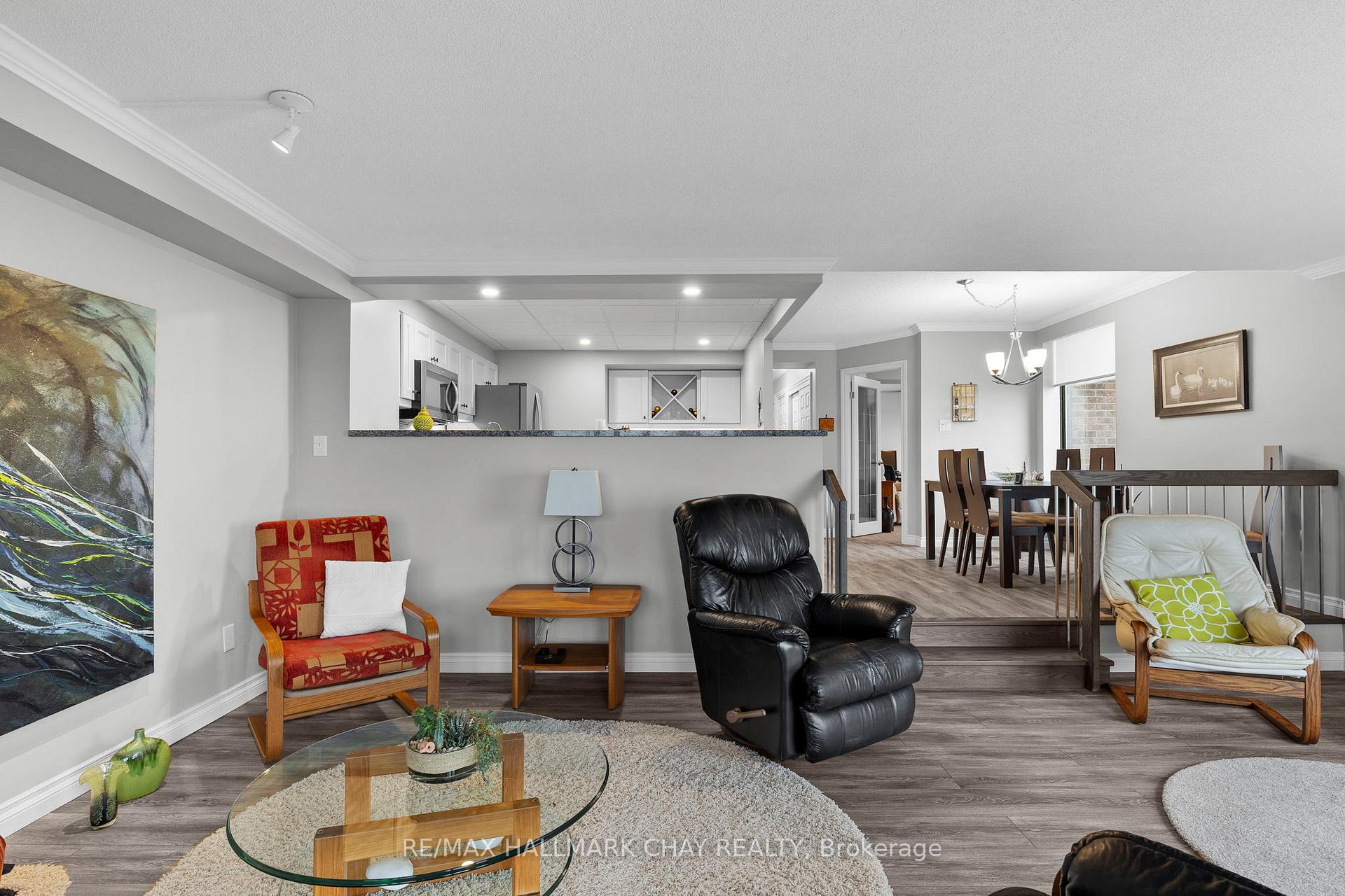 Photo 14 of Unit 1107, 181 Collier Street, Barrie, North Shore — HOMEH