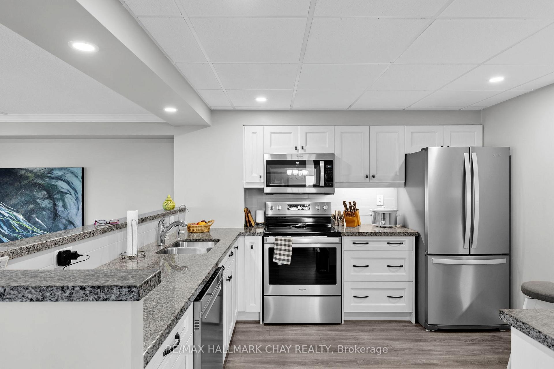 Photo 18 of Unit 1107, 181 Collier Street, Barrie, North Shore — HOMEH