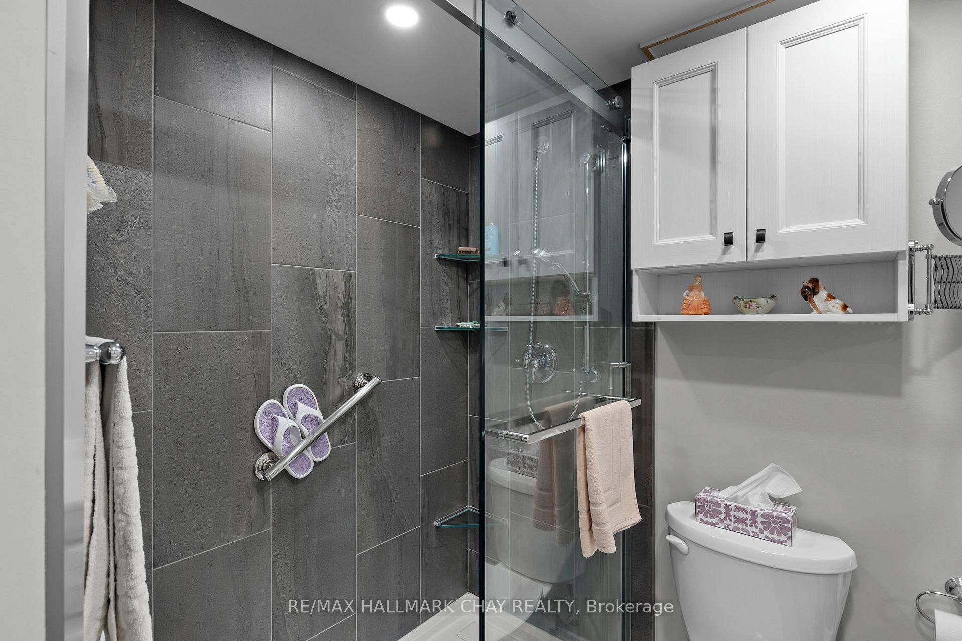 Photo 30 of Unit 1107, 181 Collier Street, Barrie, North Shore — HOMEH