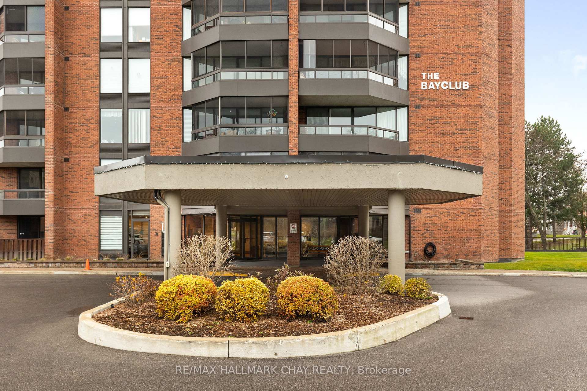 Photo 36 of Unit 1107, 181 Collier Street, Barrie, North Shore — HOMEH