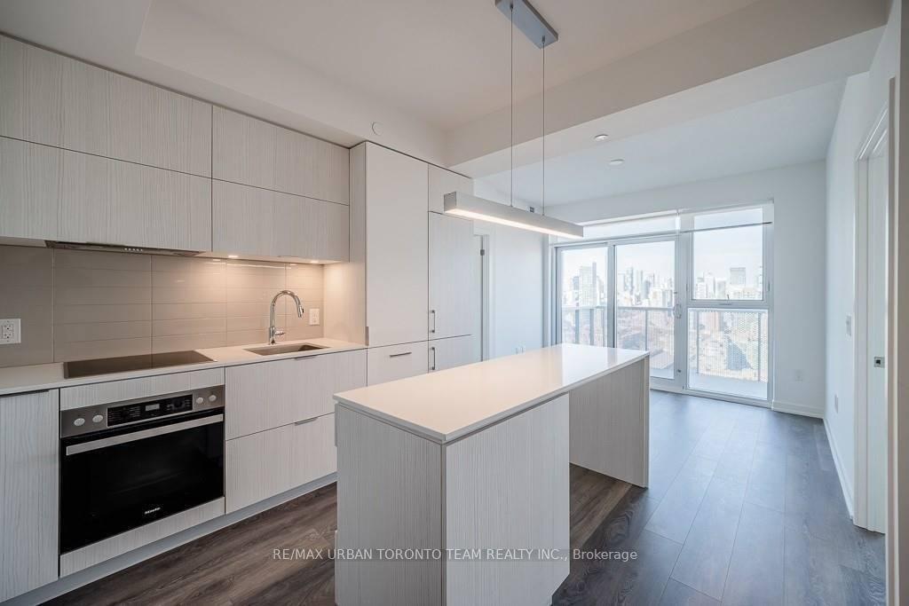 Front of Unit 2409, 20 Richardson Street