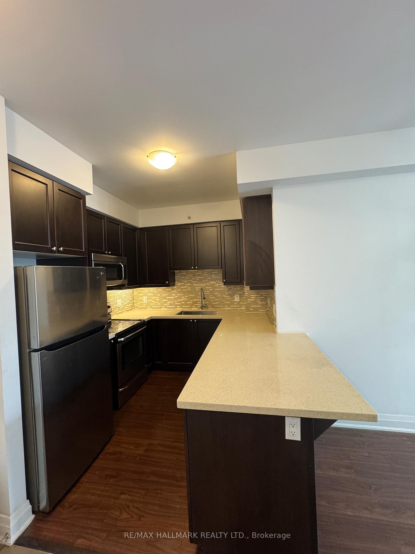 Photo 2 of Unit 807, 24 Woodstream Boulevard, Vaughan, Vaughan Grove — HOMEH
