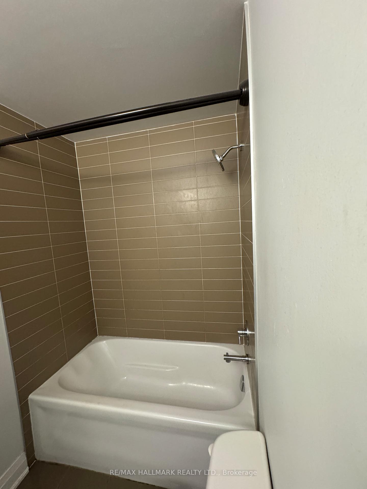 Photo 9 of Unit 807, 24 Woodstream Boulevard, Vaughan, Vaughan Grove — HOMEH