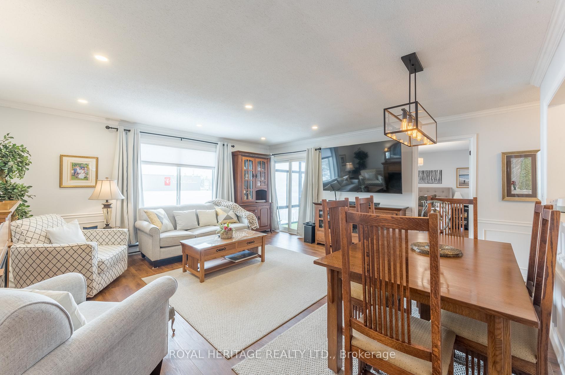 Photo 5 of Unit 208, 90 King Street E, Kawartha Lakes, Bobcaygeon — HOMEH
